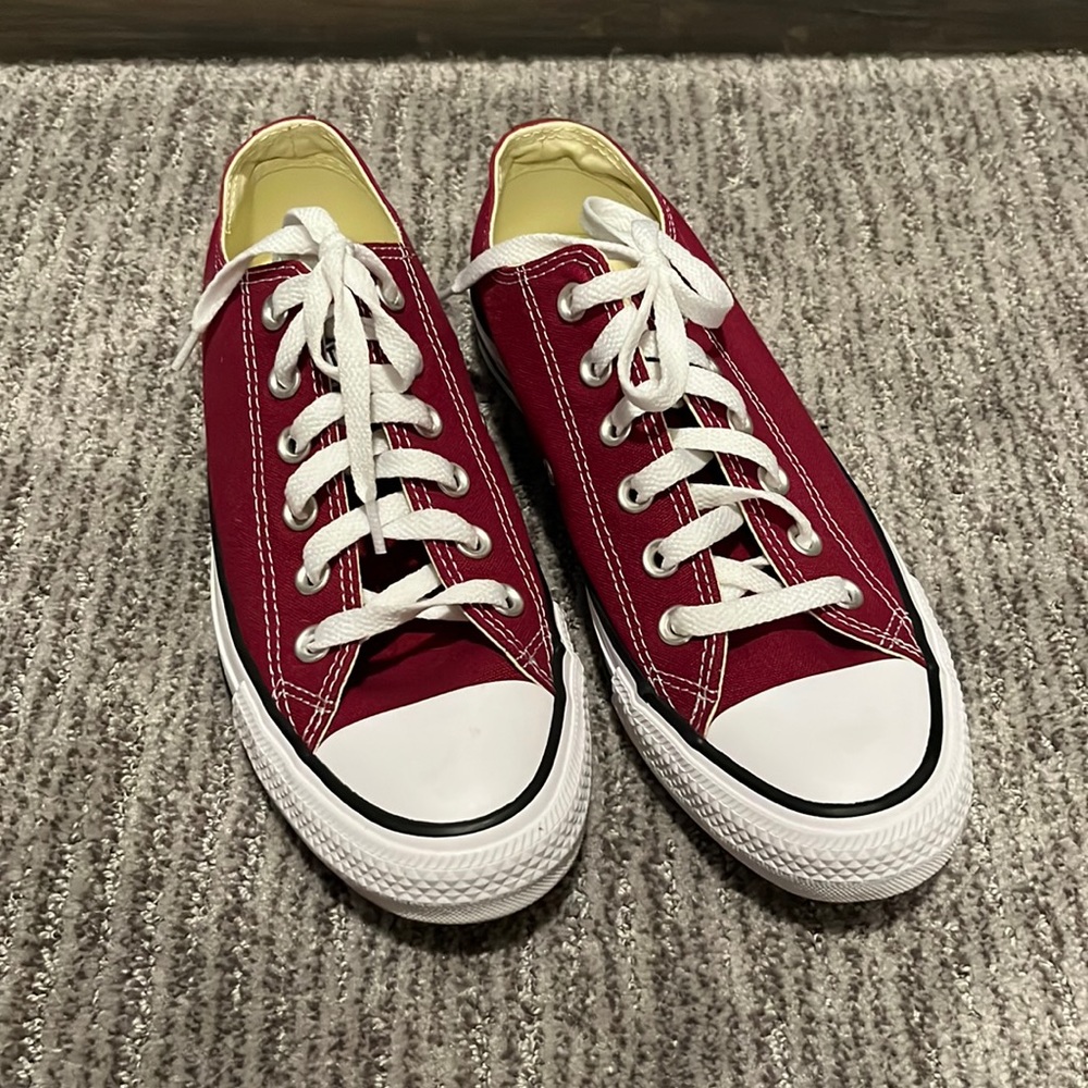 Chuck Taylor All Star Core Ox Maroon sneaker
